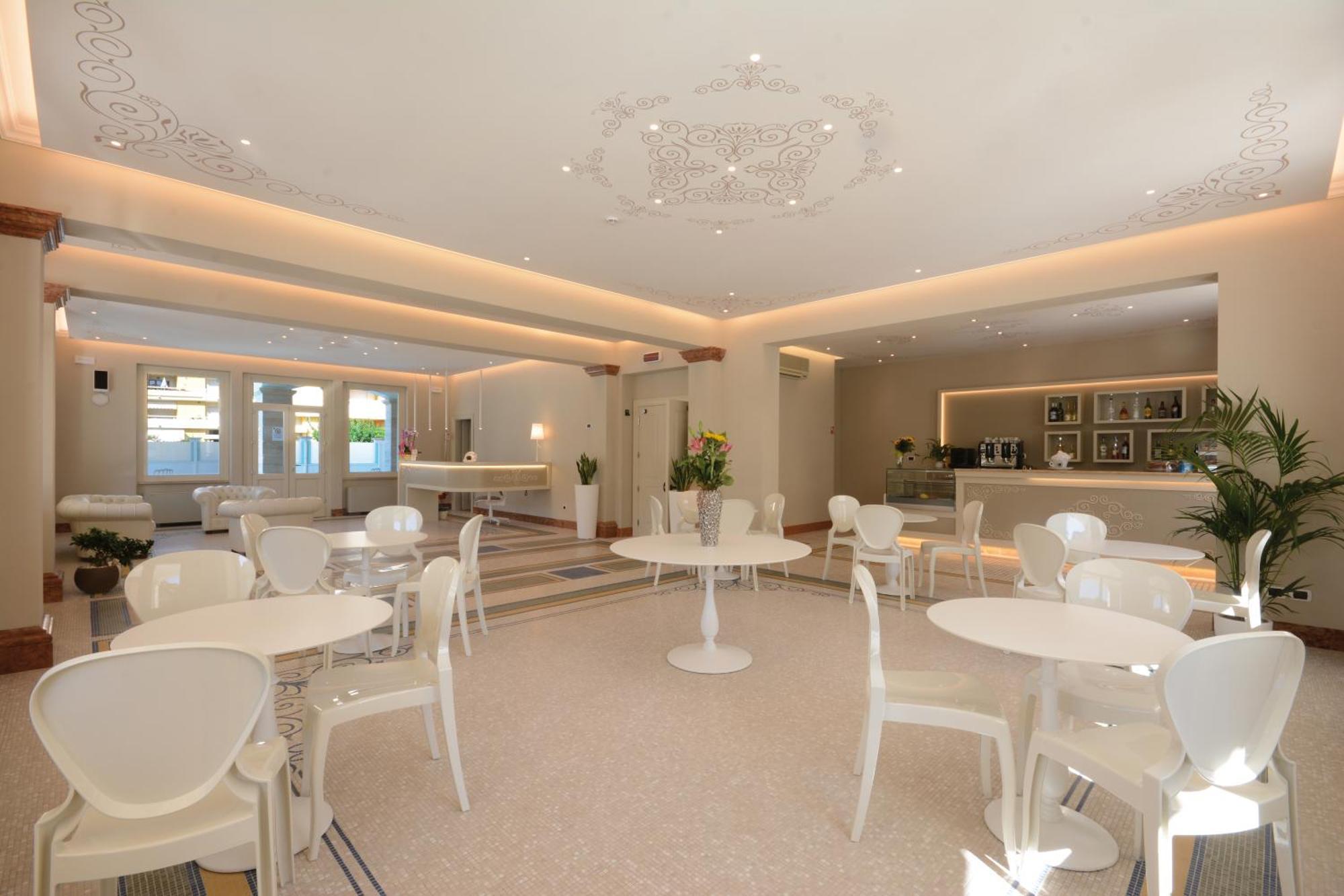 Residence Hotel Alba Palace 알바아드리안티카 외부 사진